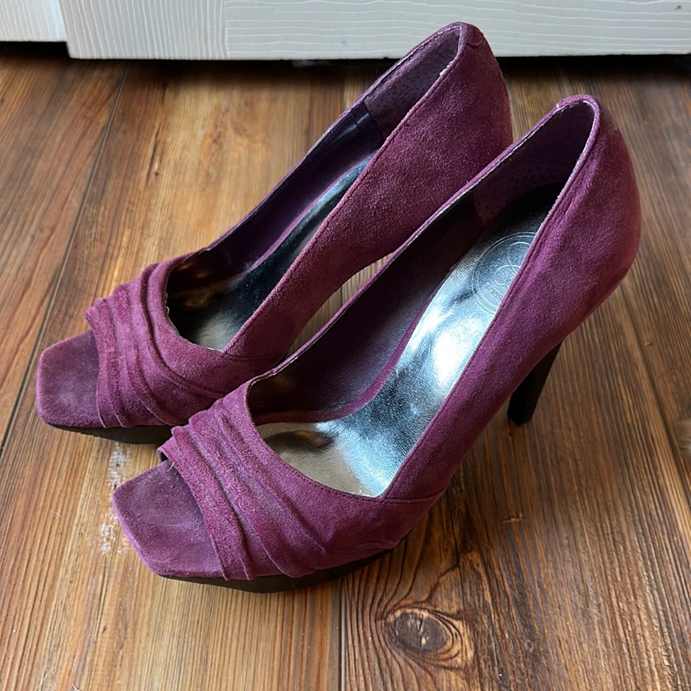 Jessica Simpson pumps